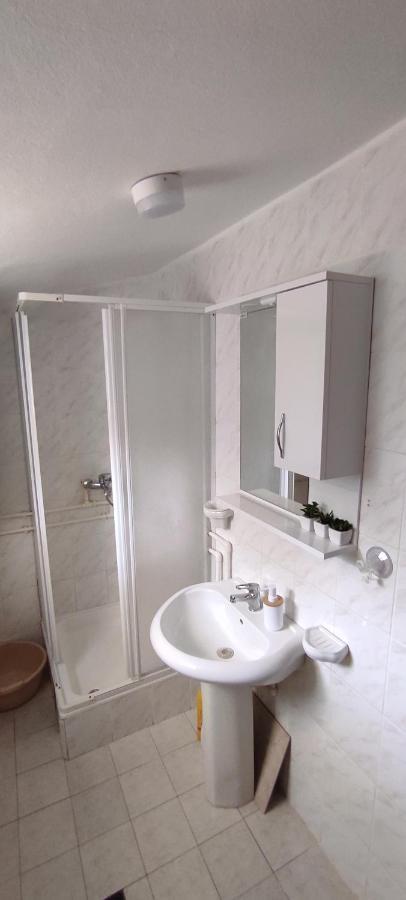 Apartmani Jovanovic Lustica Exterior photo
