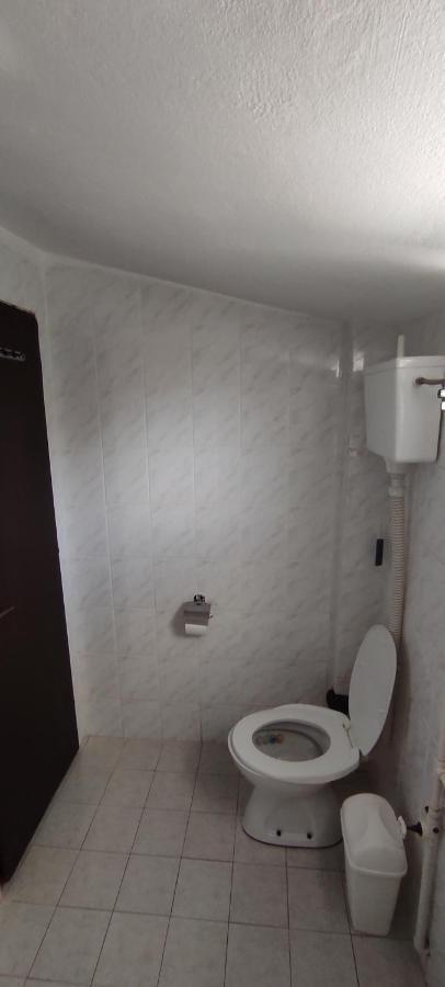 Apartmani Jovanovic Lustica Exterior photo